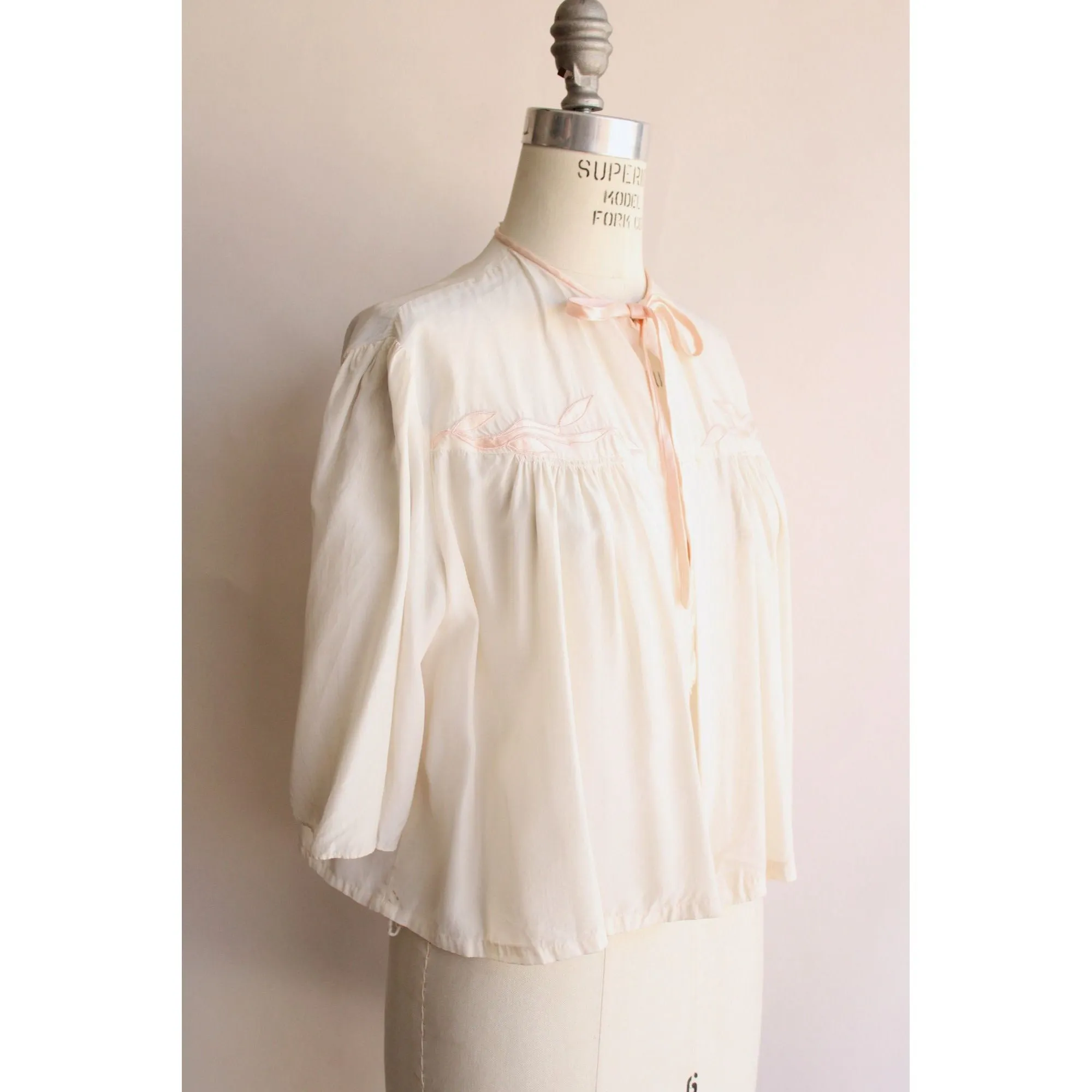 Vintage 1940s Bed Jacket in White Rayon with Pink Satin Trim