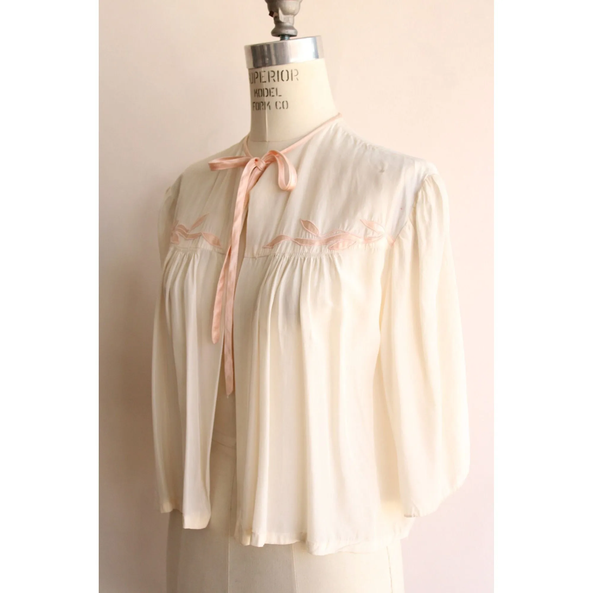 Vintage 1940s Bed Jacket in White Rayon with Pink Satin Trim