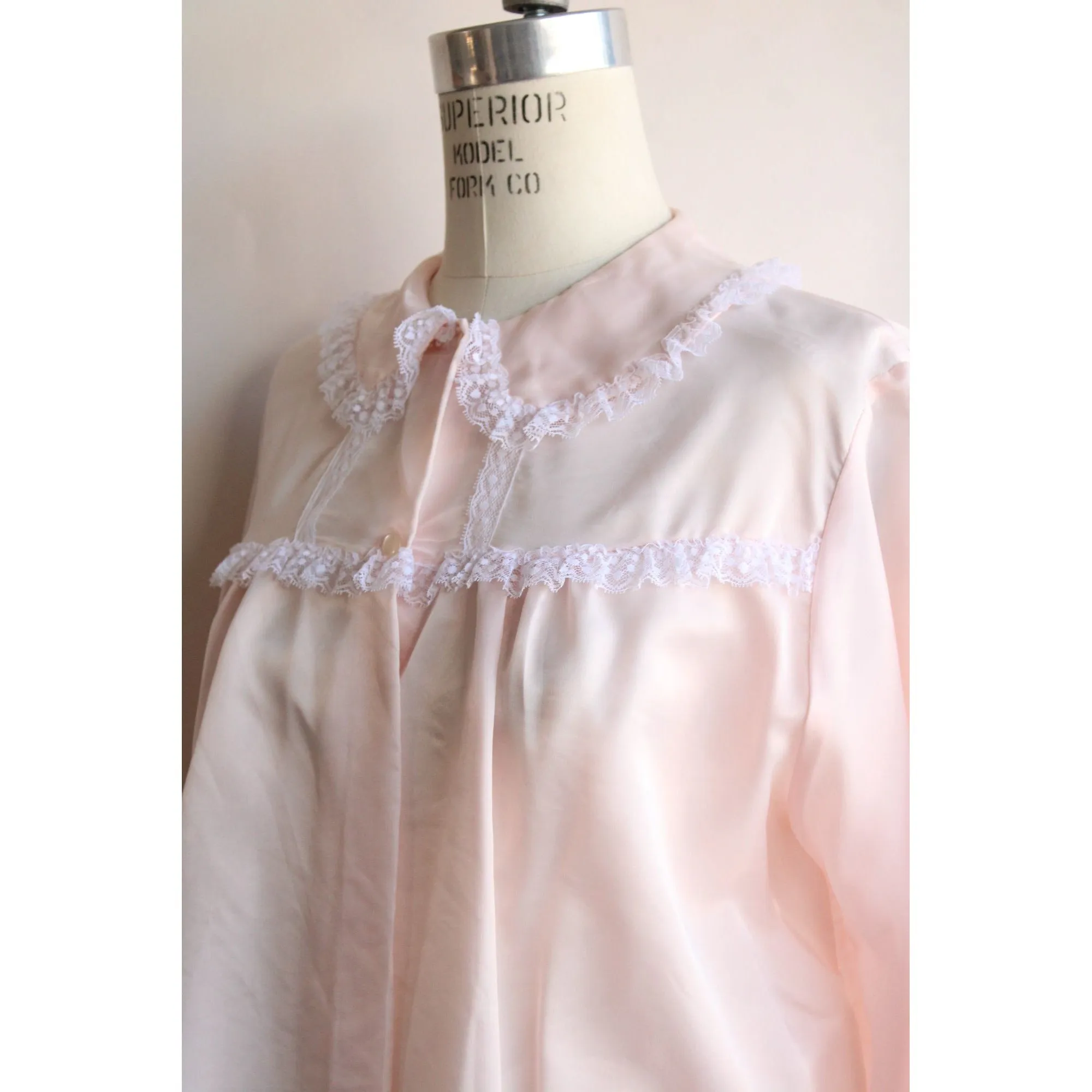 Vintage 1970s 1980s Pink Satin Bed Jacket