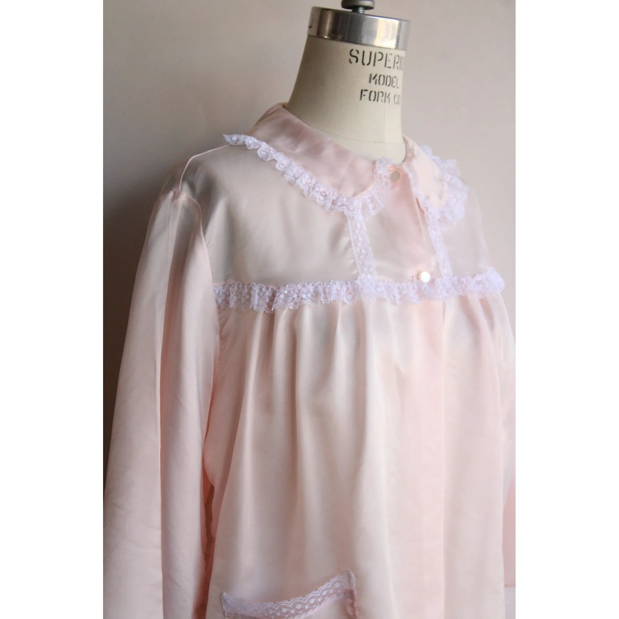 Vintage 1970s 1980s Pink Satin Bed Jacket